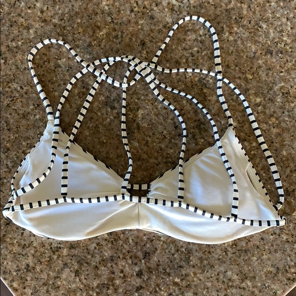 Black and white strappy bikini - Picture 2 of 2